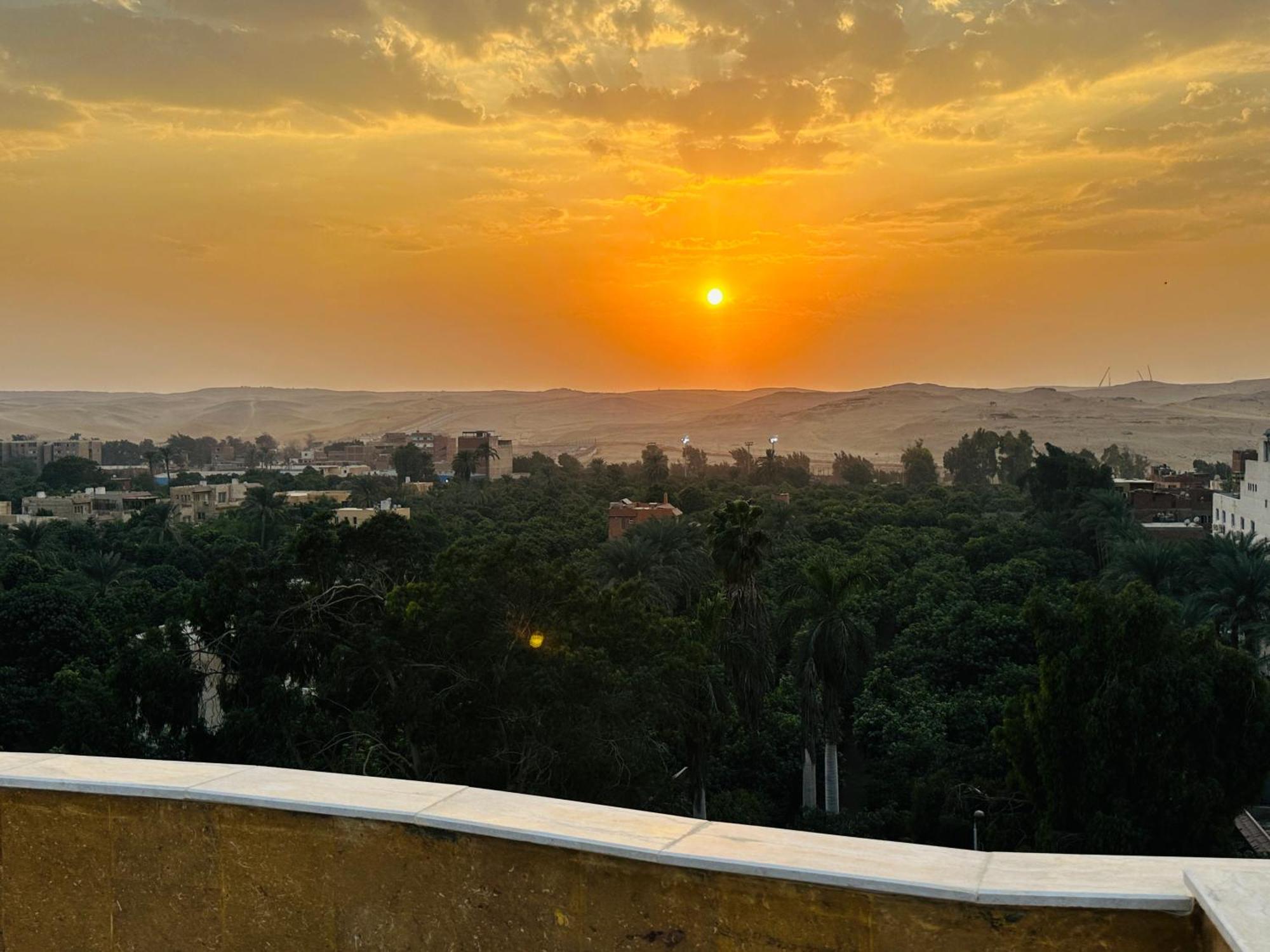 Golden Mask Pyramids Inn Kafret el-Gabal Exterior photo
