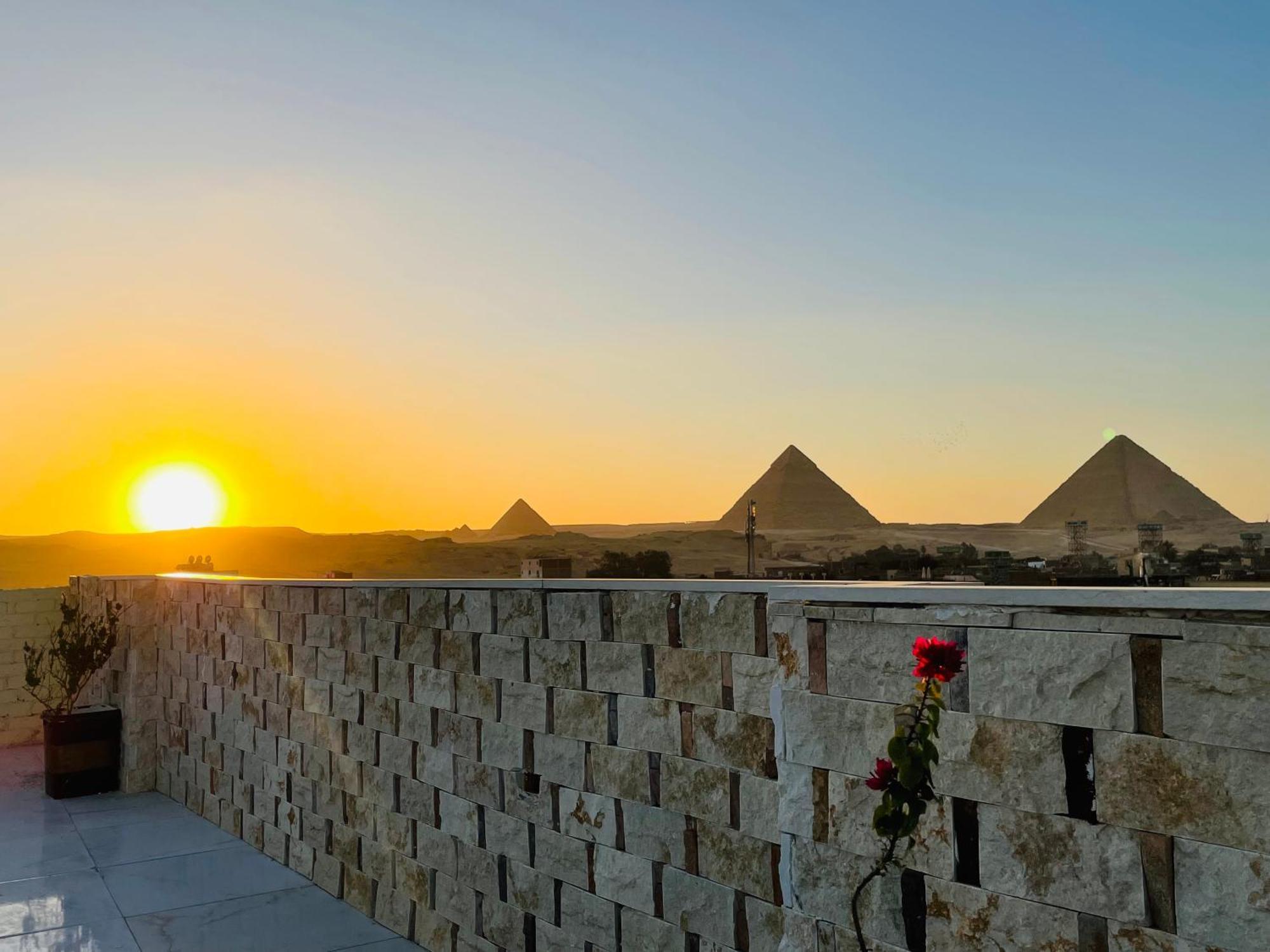 Golden Mask Pyramids Inn Kafret el-Gabal Exterior photo